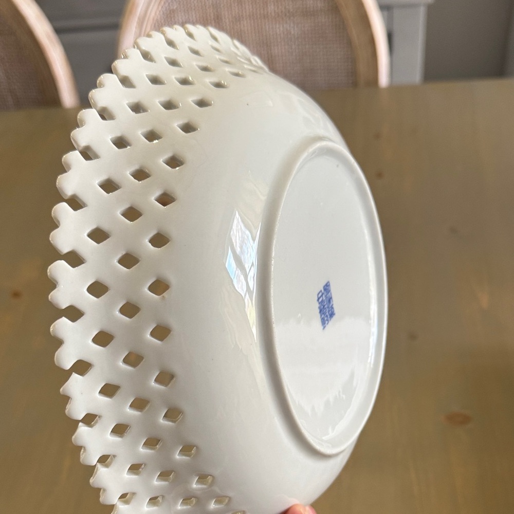 💙🤍White and Blue Decorative Porcelain Dish, Vintage, Display - Picture 5 of 8